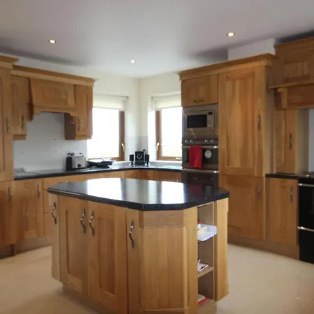 King's Nyaraló Cleggan